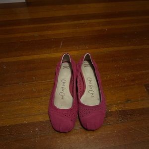 Cute pink Tom’s flats
